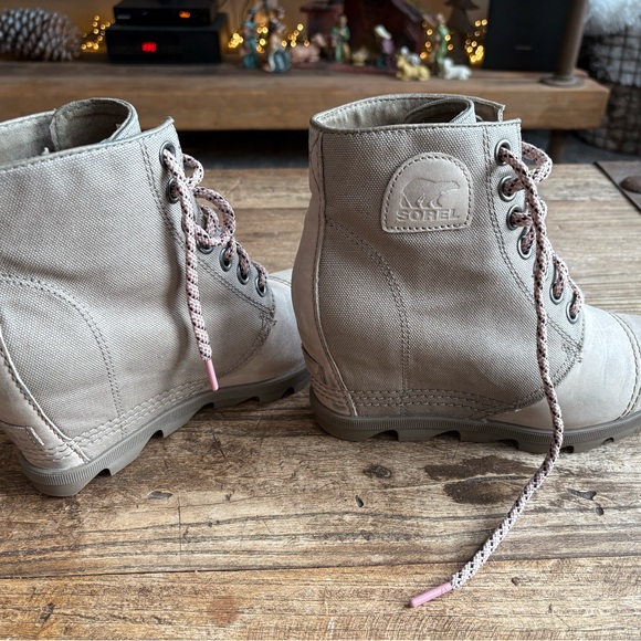 Women’s Sorel bootie - Picture 3 of 3